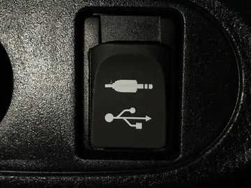 2018 Toyota Yaris - image 25