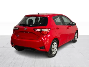 2018 Toyota Yaris - image 8