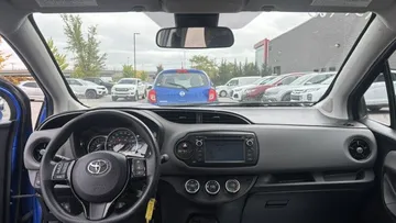 2018 Toyota Yaris Hatchback - image 9