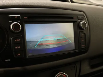 2018 Toyota Yaris - image 16