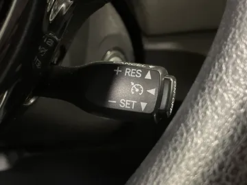 2018 Toyota Yaris - image 20