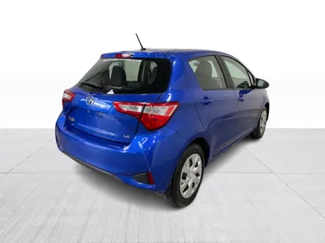 2018 Toyota Yaris - image 13