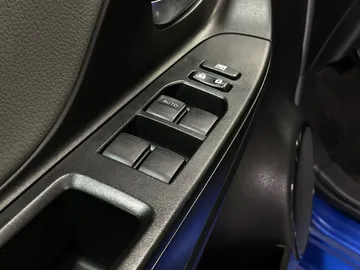 2018 Toyota Yaris - image 19
