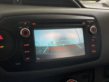 2018 Toyota Yaris - image 17