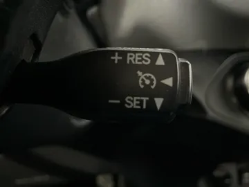 2018 Toyota Yaris - image 22