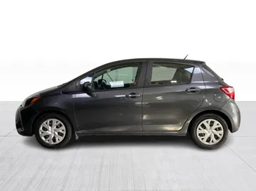 2018 Toyota Yaris - image 9