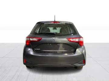 2018 Toyota Yaris - image 11