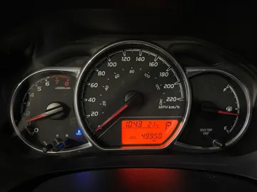 2018 Toyota Yaris - image 15