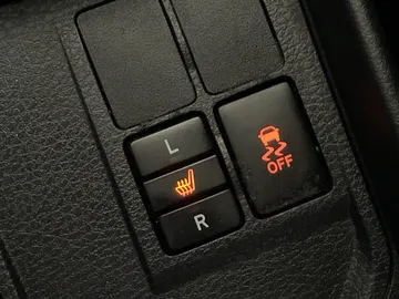 2018 Toyota Yaris - image 21
