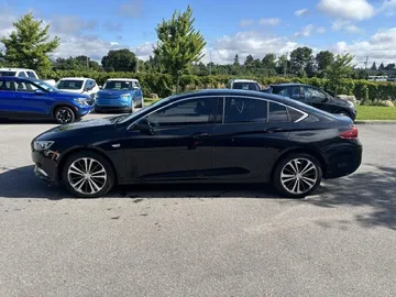 2019 Buick Regal Sportback - image 4