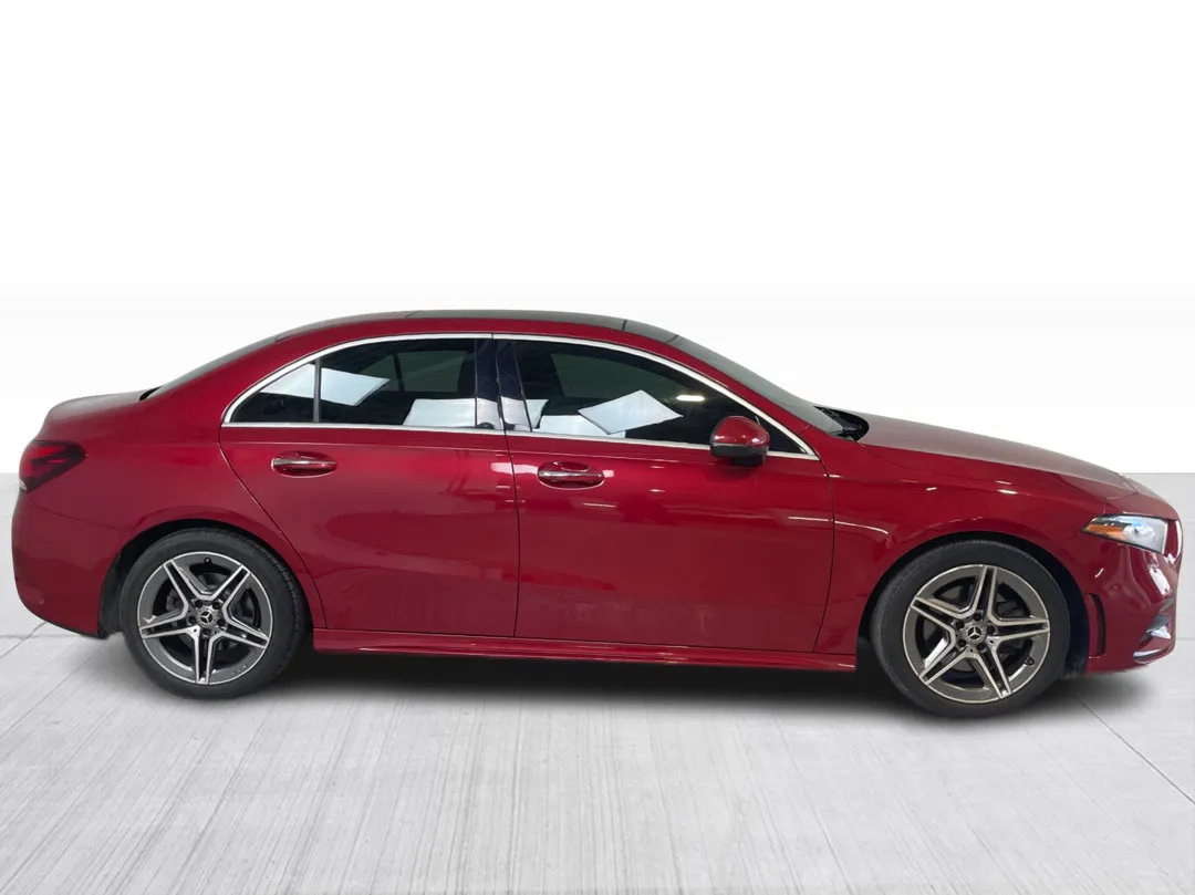 2022 Mercedes-Benz A-Class — photo 2