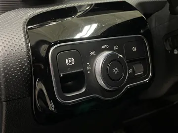2020 Mercedes-Benz A-Class - image 30