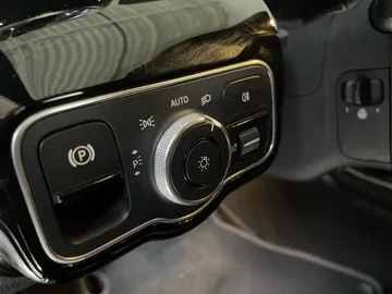 2022 Mercedes-Benz A-Class - image 19