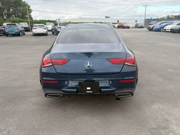 2022 Mercedes-Benz CLA - image 7