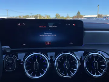 2022 Mercedes-Benz CLA - image 7