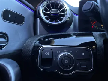 2022 Mercedes-Benz CLA - image 31