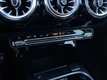 2022 Mercedes-Benz CLA - image 22