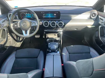 2022 Mercedes-Benz CLA - image 7