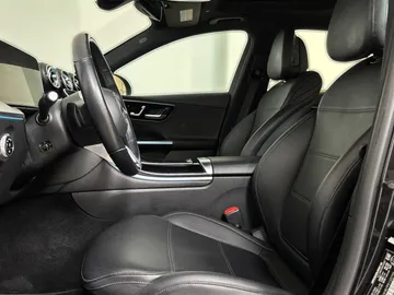 2023 Mercedes-Benz C-Class - image 3