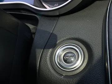 2020 Mercedes-Benz C-Class - image 24