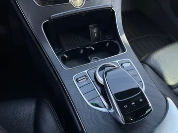 2020 Mercedes-Benz C-Class - image 29