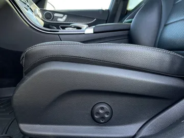 2020 Mercedes-Benz C-Class - image 26