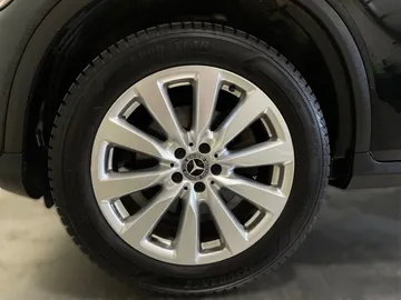 2021 Mercedes-Benz GLC - image 7