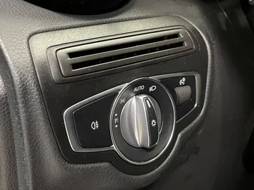 2021 Mercedes-Benz GLC - image 30