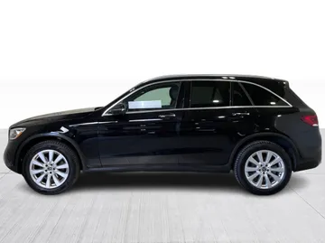 2021 Mercedes-Benz GLC - image 11