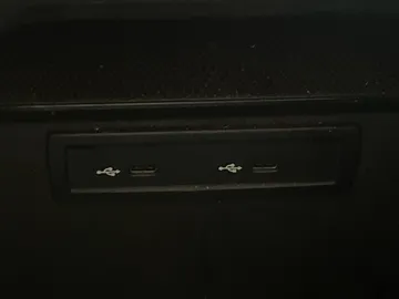 2020 Mercedes-Benz GLC - image 32