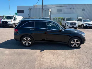 2020 Mercedes-Benz GLC - image 6