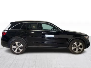 2020 Mercedes-Benz GLC - image 2