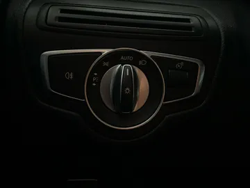 2020 Mercedes-Benz GLC - image 19