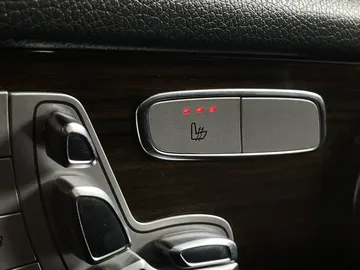 2020 Mercedes-Benz GLC - image 28