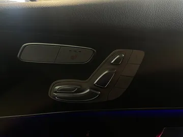2022 Mercedes-Benz GLC - image 28