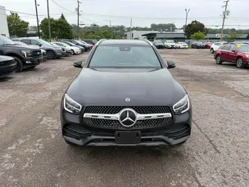 2022 Mercedes-Benz GLC - image 2