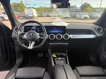 2024 Mercedes-Benz GLB - image 8