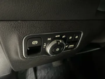 2020 Mercedes-Benz GLB - image 19