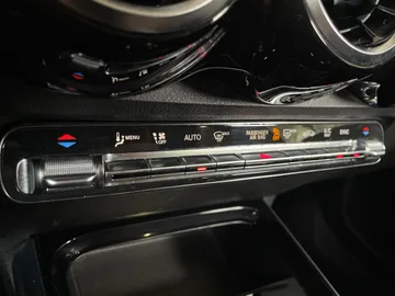 2020 Mercedes-Benz GLB - image 23