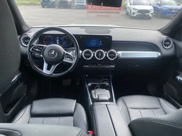 2023 Mercedes-Benz GLB - image 9