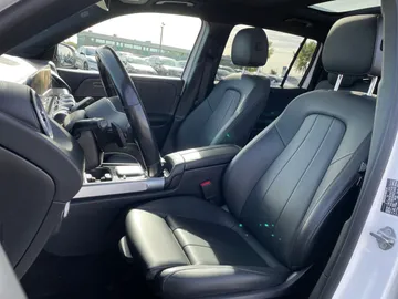 2023 Mercedes-Benz GLB - image 3