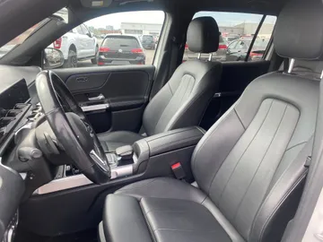 2023 Mercedes-Benz GLB - image 8