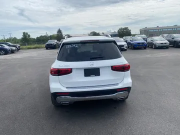 2023 Mercedes-Benz GLB - image 7