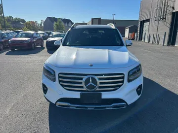 2024 Mercedes-Benz GLB - image 2
