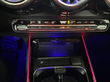 2021 Mercedes-Benz GLB - image 25