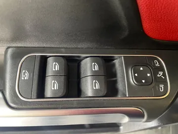 2021 Mercedes-Benz GLB - image 29