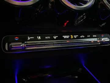 2021 Mercedes-Benz GLB - image 24