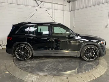 2021 Mercedes-Benz GLB - image 9