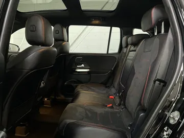 2021 Mercedes-Benz GLB - image 12