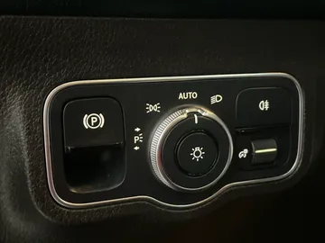 2021 Mercedes-Benz GLB - image 18